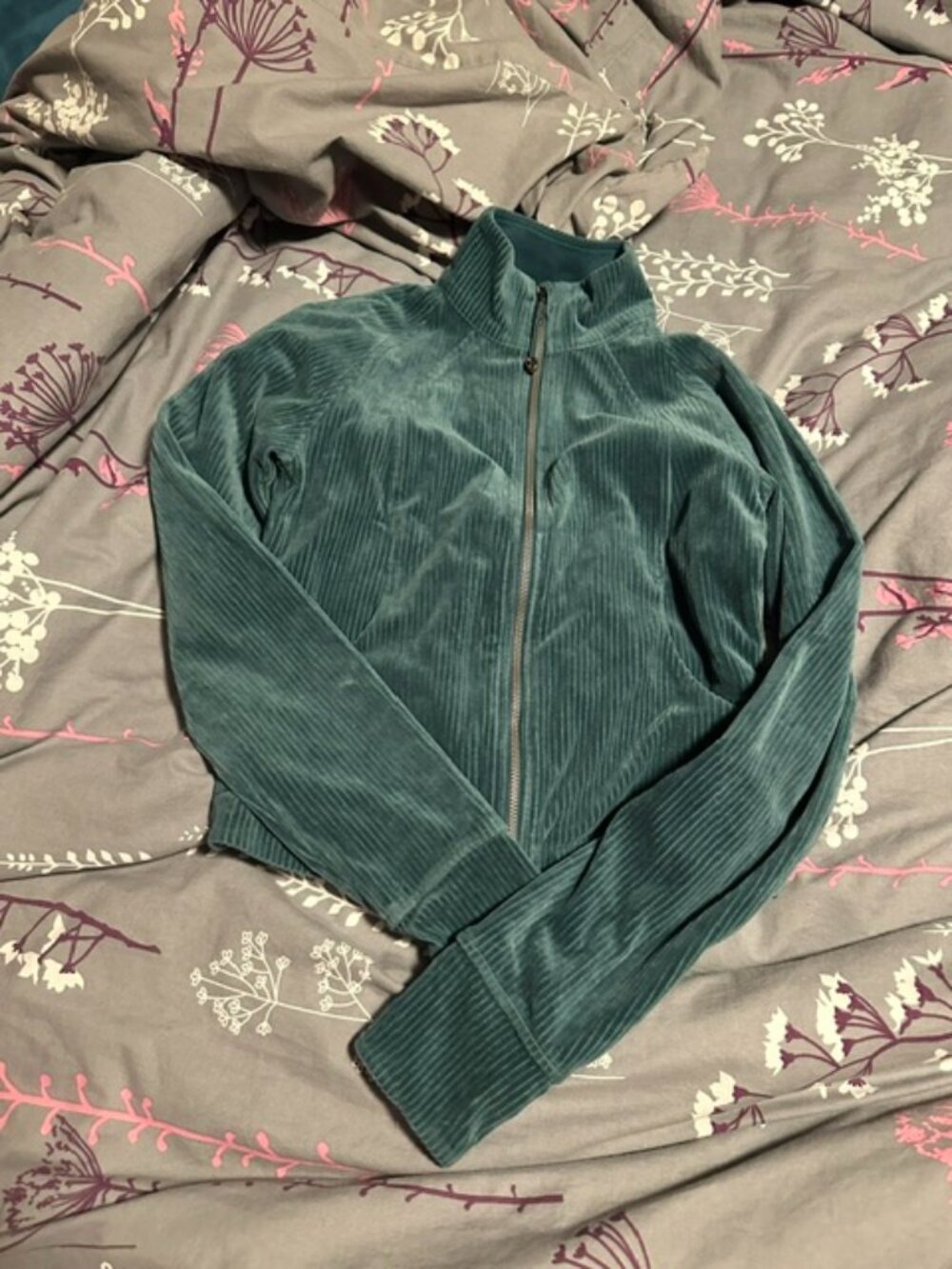 Lululemon size 4 track jacket
